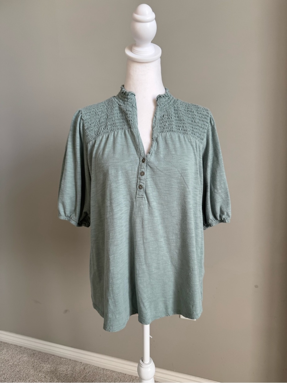 Knox Rose Sage Green Smocked Henley Short Sleeve Top